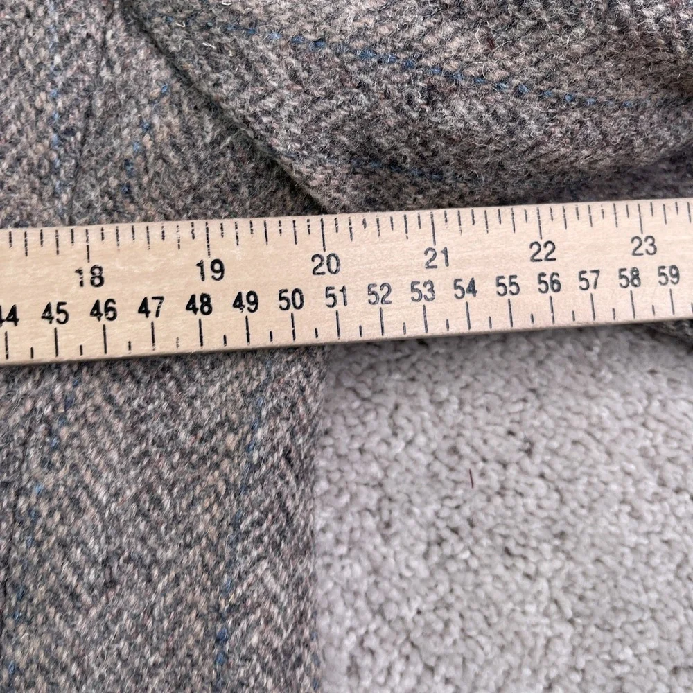 Vintage Harris Tweed Blazer Mens 40R Gray Herringbone Wool Tweed Sport Coat